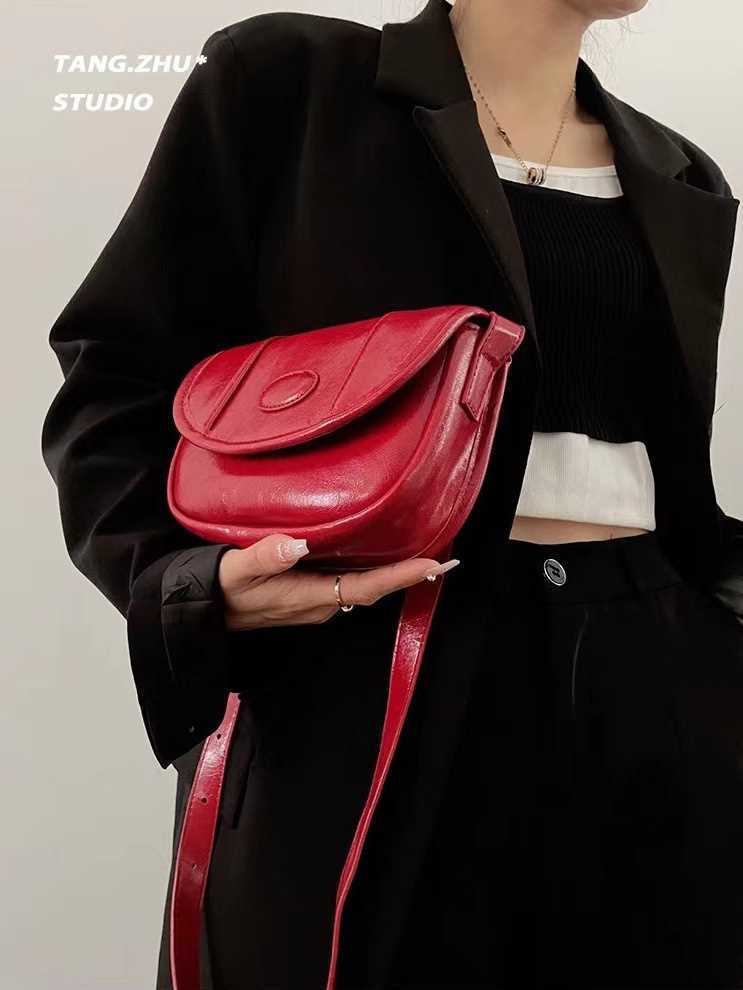 Akane custom Korean ins retro oil wax leather saddle bag niche texture shoulder bag casual all-match Messenger bag