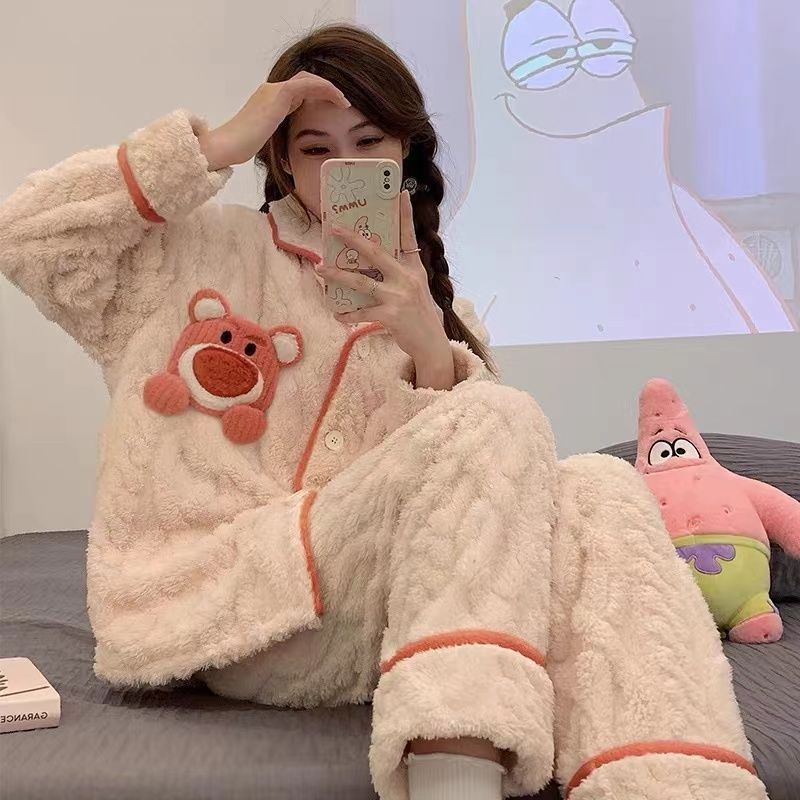 新款珊瑚絨睡衣女士秋冬季加厚法蘭絨長袖套裝甜美可愛卡通家居服
