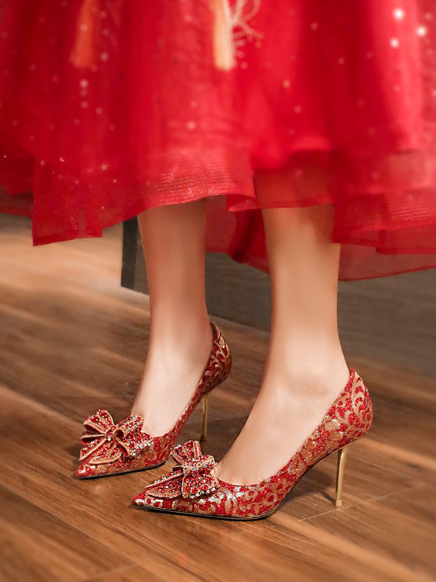 秀禾服婚鞋女2023年春秋新款法式尖头细跟单鞋中式新娘红色高跟鞋