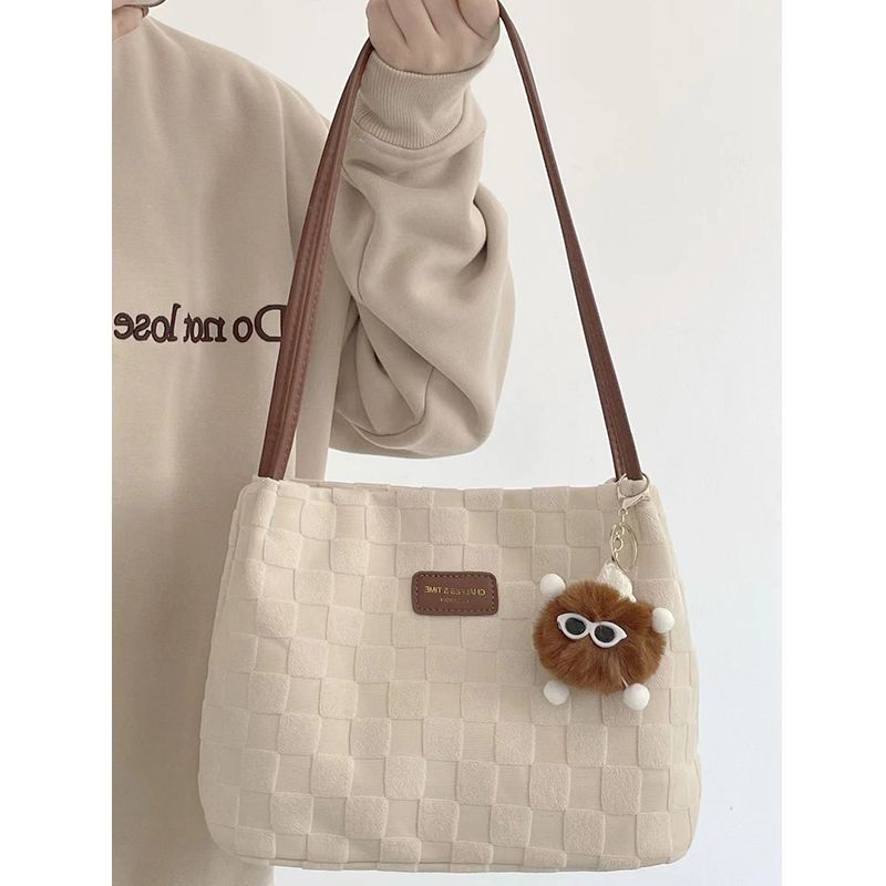 Spring and summer niche canvas bag women's large capacity 2023 new commuter student class single shoulder underarm tote bag