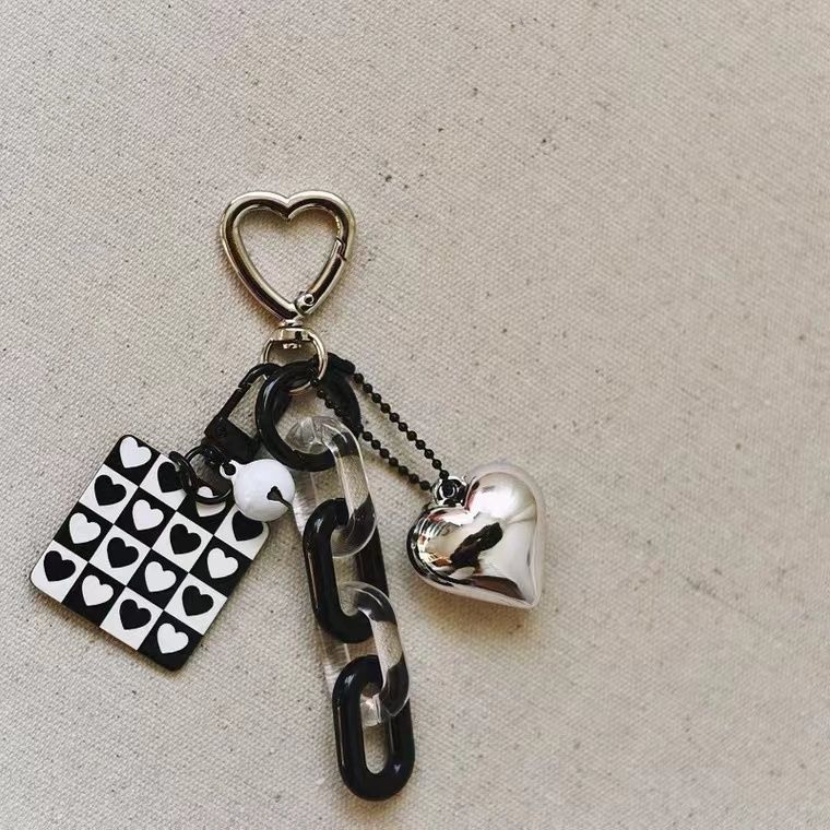 个性潮男女友黑色爱心链条背包挂件情侣钥匙扣学生ins汽车钥匙圈