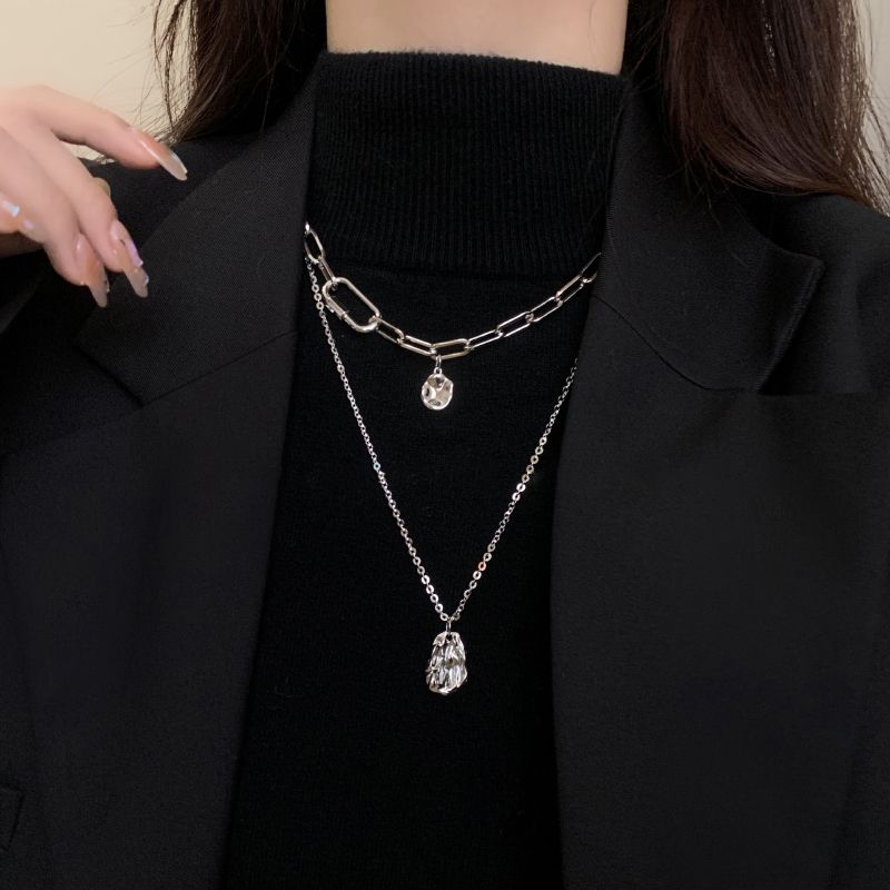 Frosty wind sweater sweater chain high-end sense necklace girls double layered wear light luxury niche design accessories ins