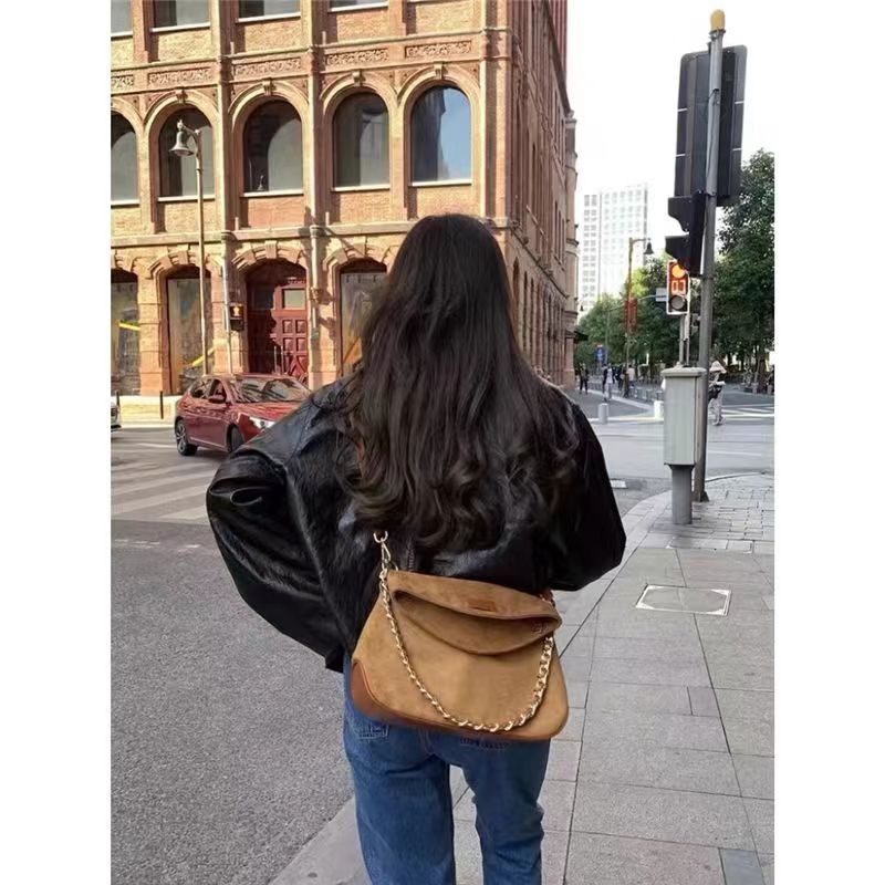 小眾鏈條復古斜挎包秋冬款包包女2022新款磨砂高級辣妹單肩腋下包