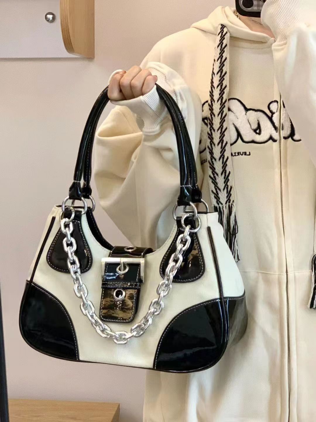 中古甜酷漆皮帆布腋下包包女202新款時尚金屬鏈條辣妹百搭單肩包