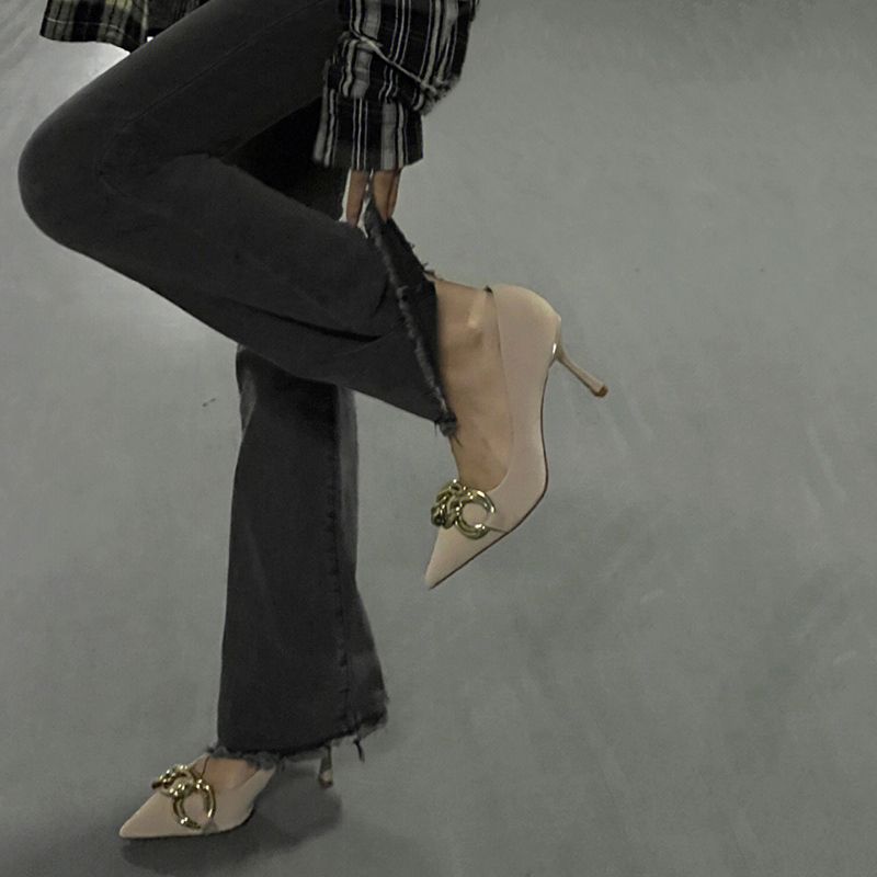 超美女神鞋!尖頭細跟杏色高跟鞋女金屬鏈條百搭時尚通勤職業單鞋