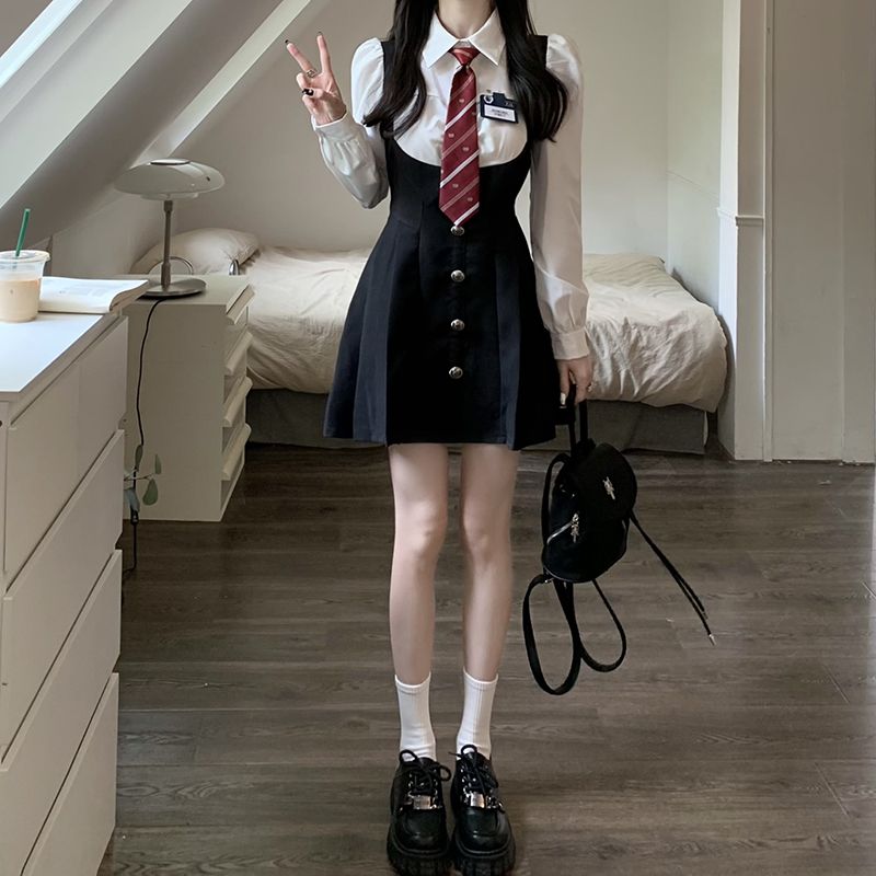 Drawing solution Campus novel heroine fake two-piece dress female autumn college style long-sleeved pleated skirt WAHJUIS