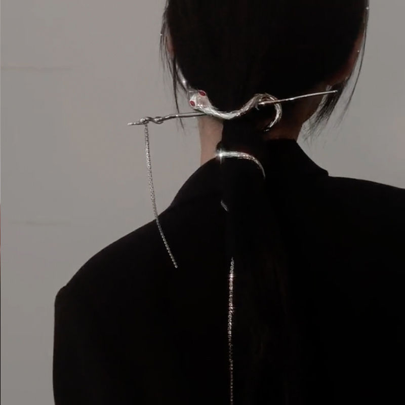新中式美杜莎流苏缠绕灵蛇金属发簪子女后脑勺盘发高级感网红头饰