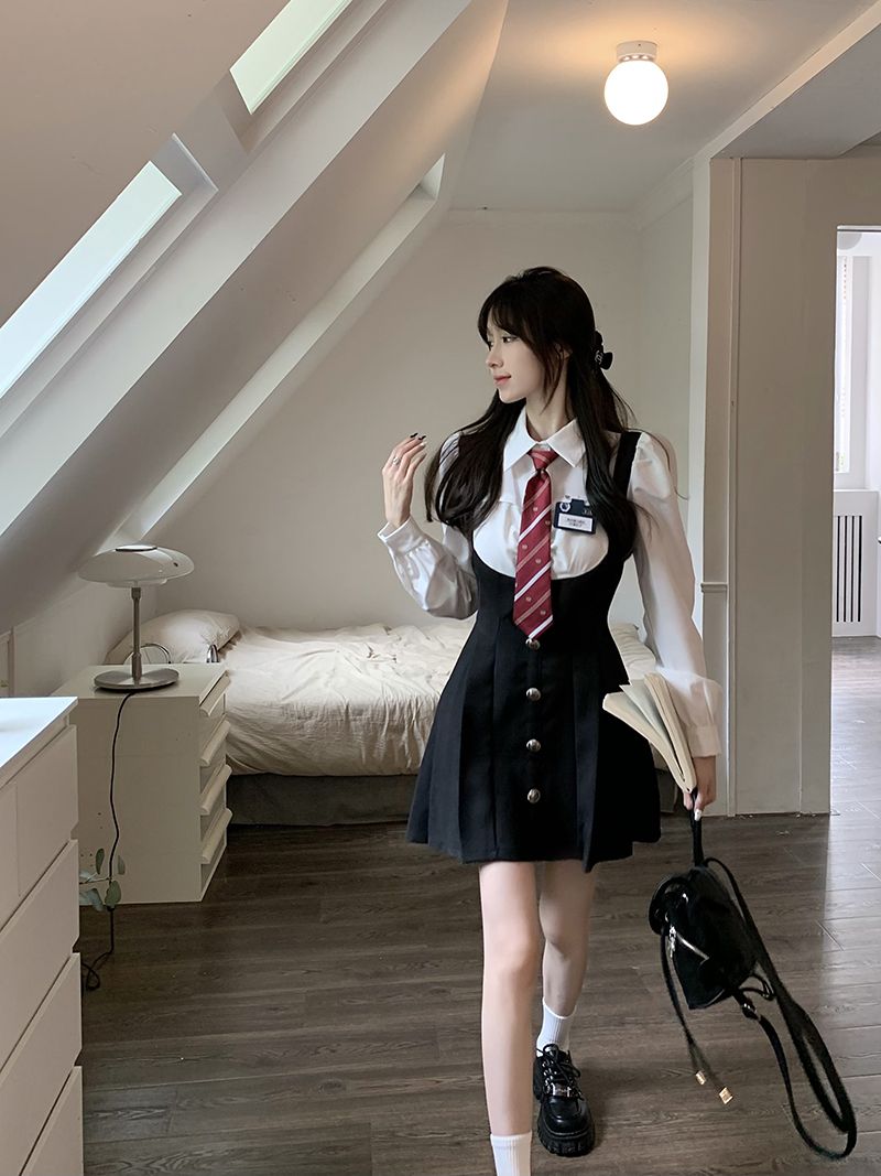 Drawing solution Campus novel heroine fake two-piece dress female autumn college style long-sleeved pleated skirt WAHJUIS