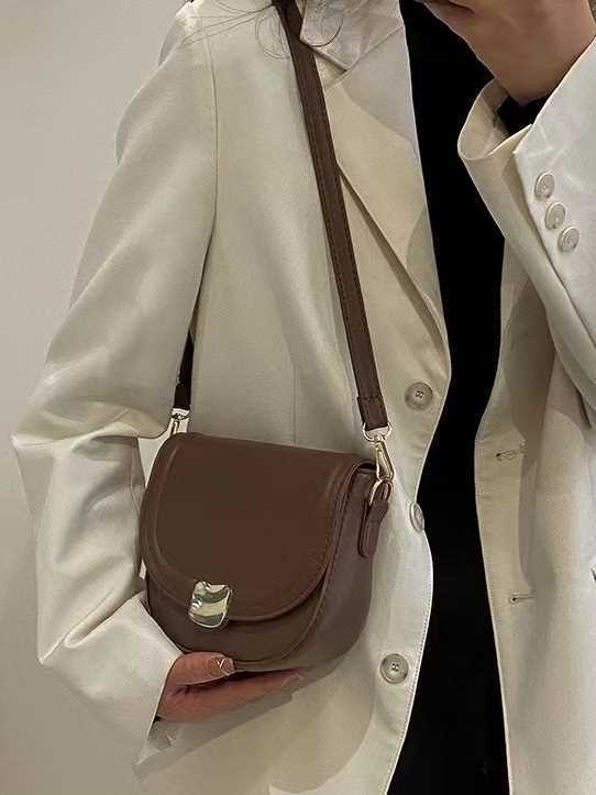 French niche bag women's summer 2022 new high-end fashion retro saddle bag texture all-match messenger bag