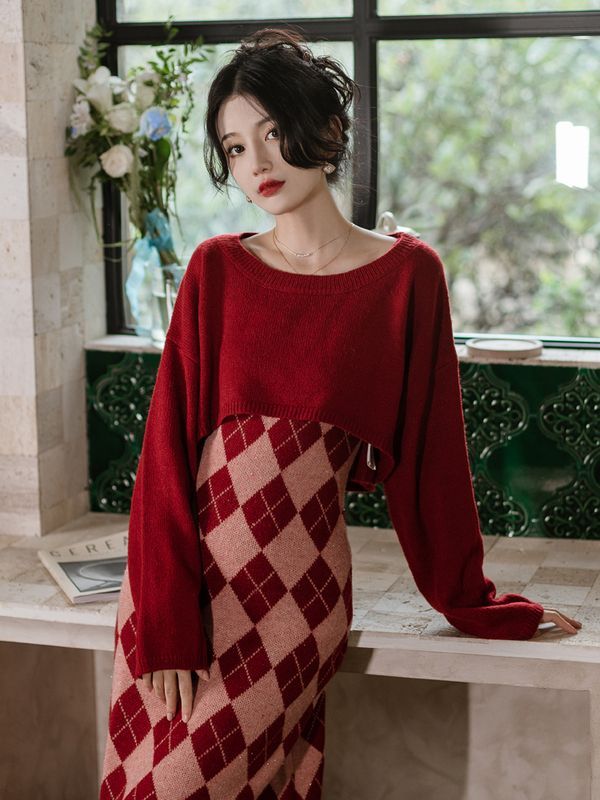 Autumn and winter temperament goddess Fan knitted suspender dress two-piece suit Hepburn style retro gentle sweater dress