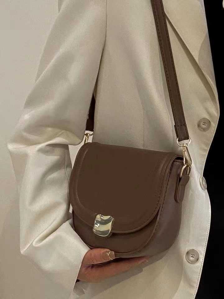 French niche bag women's summer 2022 new high-end fashion retro saddle bag texture all-match messenger bag