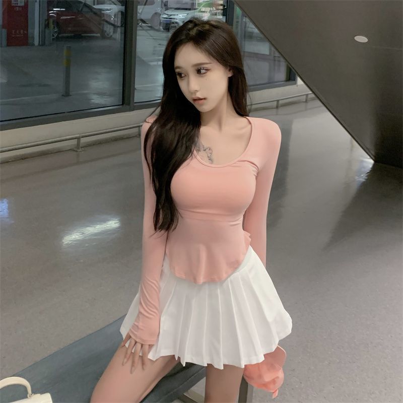 Pure desire wind self-cultivation U-neck long-sleeved T-shirt women's autumn hot girl looks thin and irregular inner waist waist bottoming small shirt top