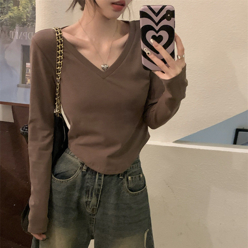 French pure desire short bottoming shirt with foreign style long-sleeved t-shirt v-neck design sense hot girl curved hem top female