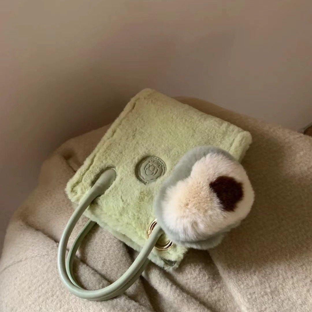2022 Nuova borsa in peluche a tracolla monospalla portatile versatile autunno e inverno da donna Avocado_voghion.com