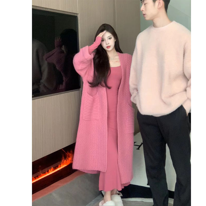 Xiaozi thin velvet dress is cold and high-end knitted bottoming skirt for women in autumn and winter.