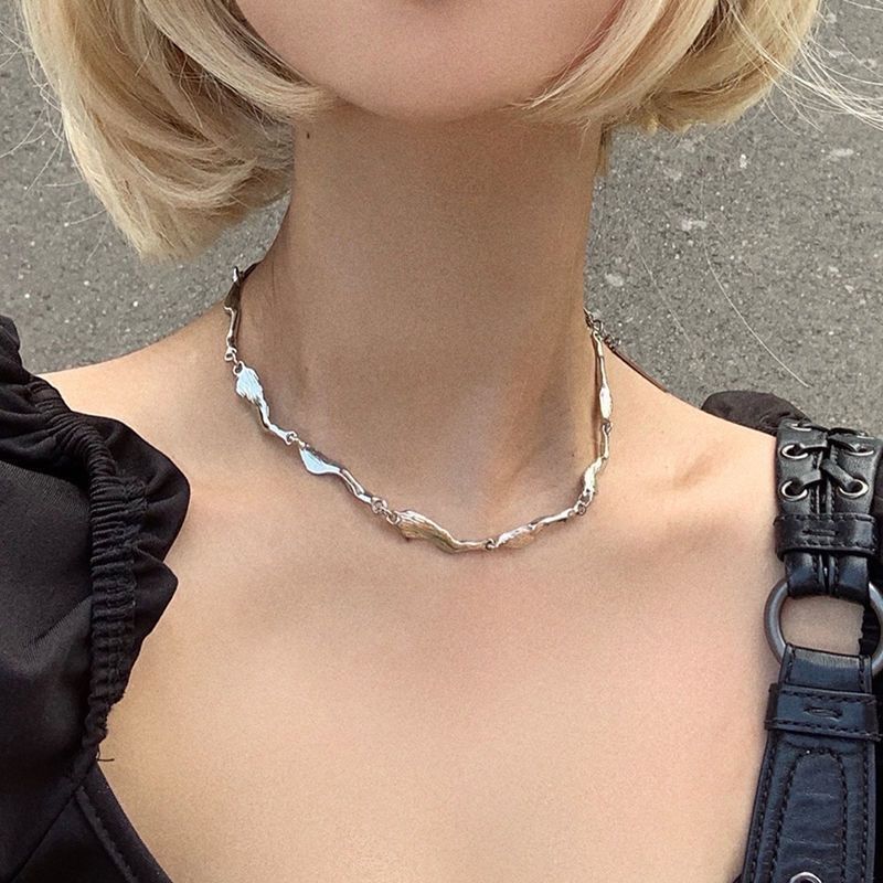 Super beautiful niche design necklace female ins hip-hop simple short temperament collarbone chain  new accessories