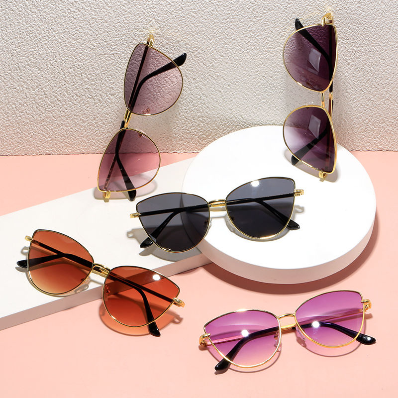 2023 New Metal Cat Eye Sunglasses European and American Small Frame Personalized Trend Hip-Hop Triangle Sunglasses Women's Fashion Glasses
