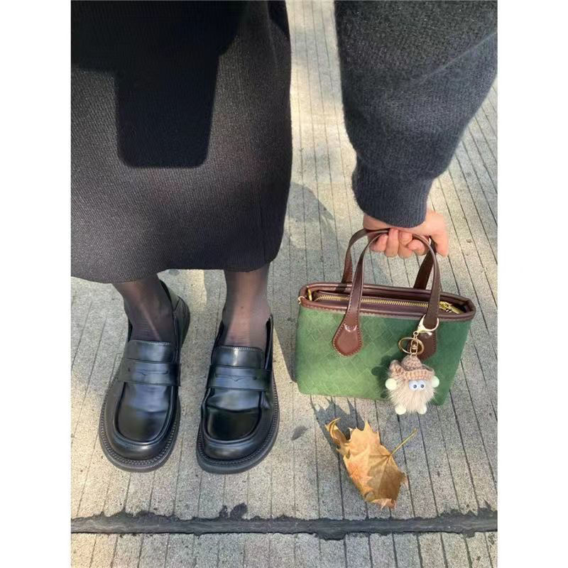 Autumn and winter exquisite portable small bag women  new class commuting bag niche Messenger bag Korean small square bag