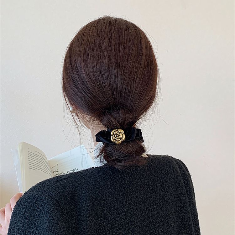 Nuovo cappio per capelli in velluto per intestino crasso, retrò e avanzato, piccolo vento profumato, corda per la testa della camelia, corda per capelli con cravatta autunnale e invernale per le donne_voghion.com