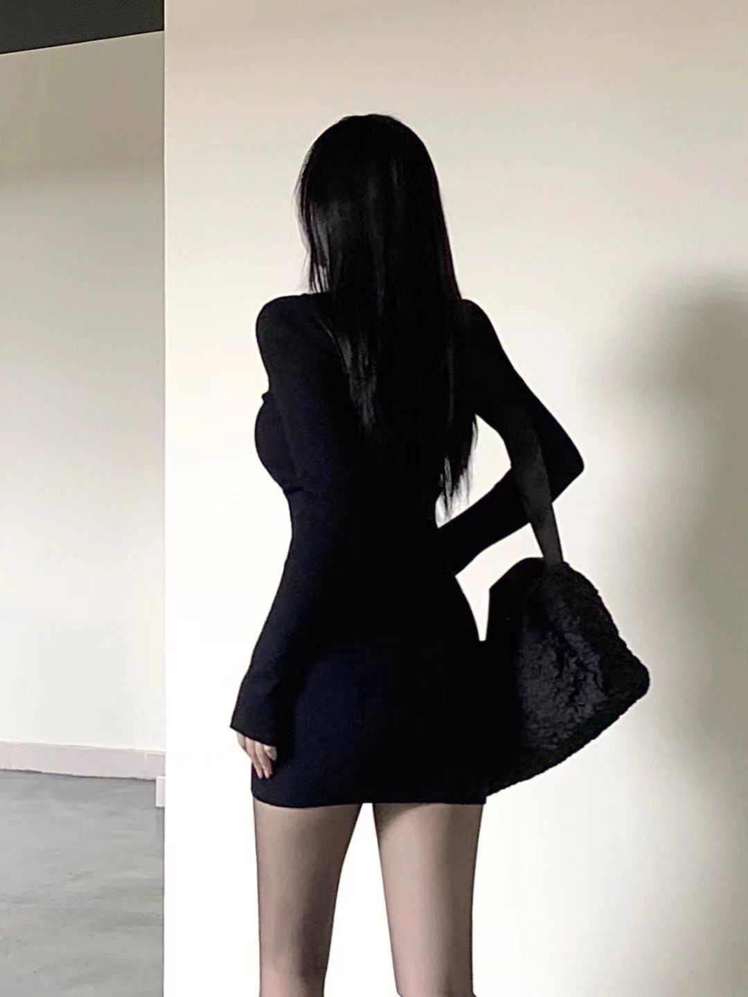  new autumn and winter long-sleeved knitted bottoming dress with a slim-fitting royal hottie hip-hugging little black skirt