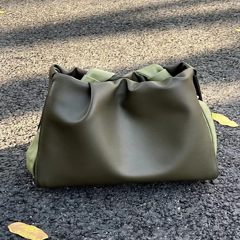 Bag women's new autumn and winter commuter bag women's large-capacity bucket bag high-quality texture niche portable shoulder