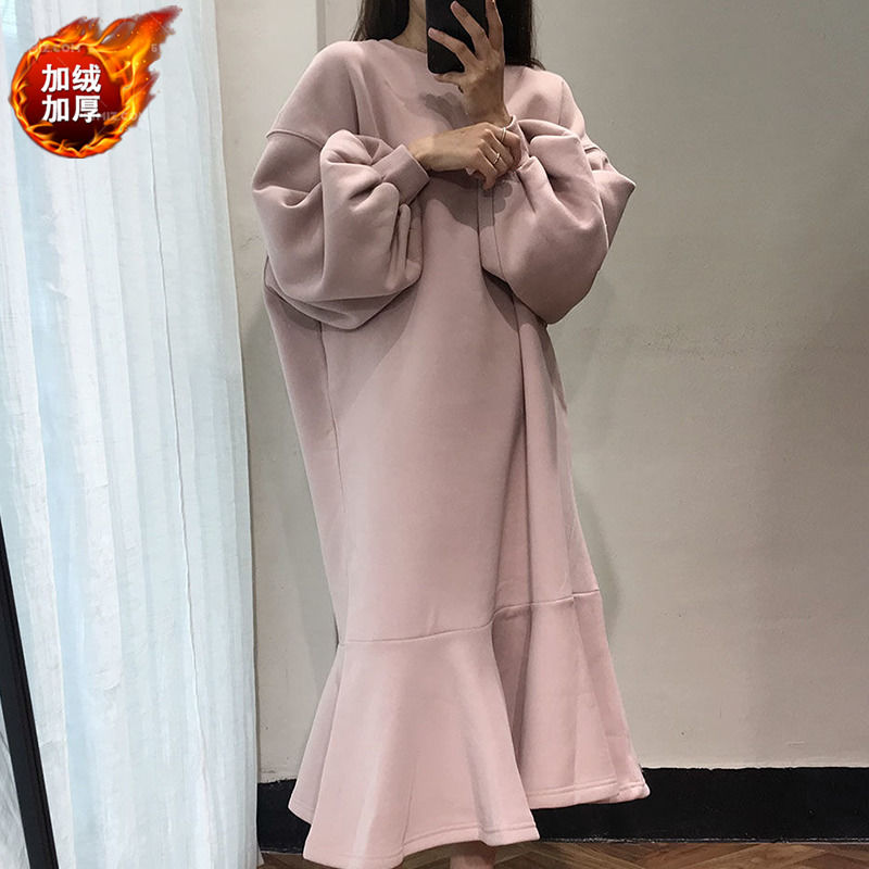 Autumn and winter plus velvet thickened long fishtail sweater dress fat MM extra large size 300 catties solid color lantern sleeve dress