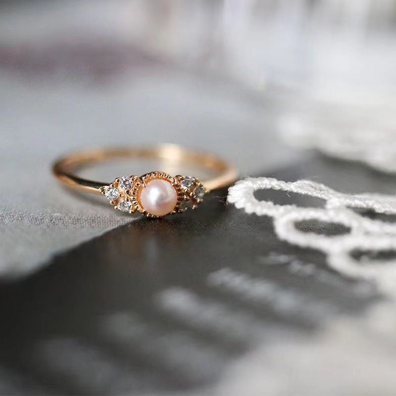 Neuer, leichter Luxus-Ring aus 925er Silber mit Blütenblatt-Perle für Damen – schlicht, farbecht und hochwertig._voghion.com
