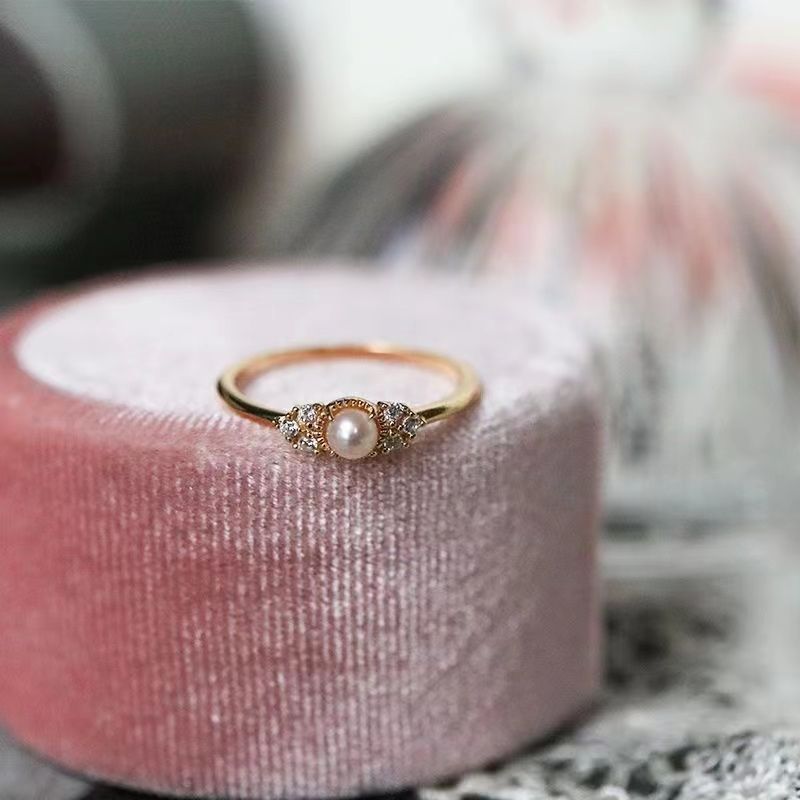 Neuer, leichter Luxus-Ring aus 925er Silber mit Blütenblatt-Perle für Damen – schlicht, farbecht und hochwertig._voghion.com