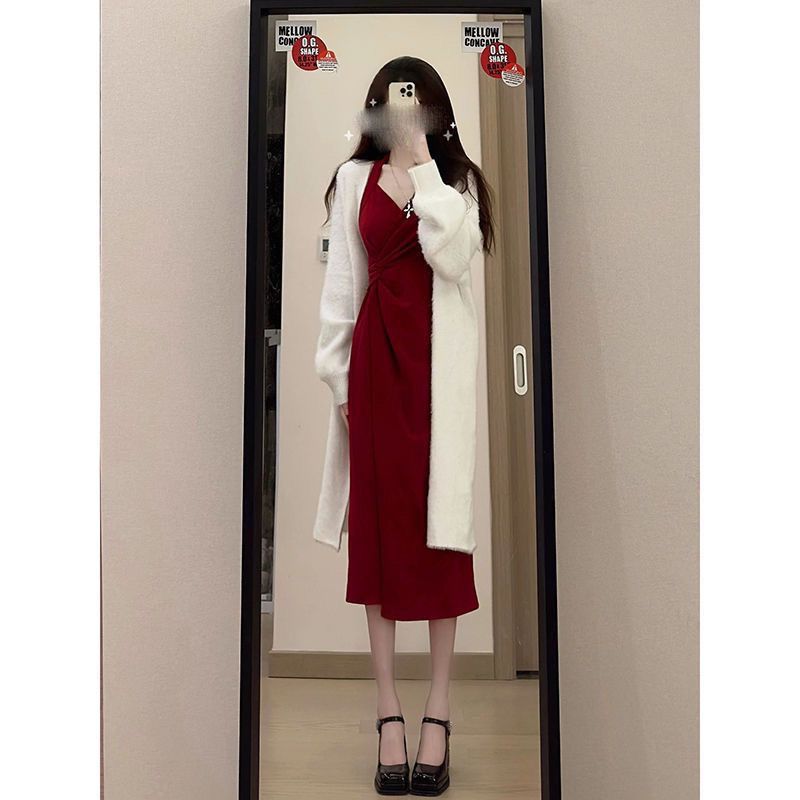 Two-piece suit 2022 autumn and winter mid-length soft waxy knitted cardigan + high-end French red suspender dress