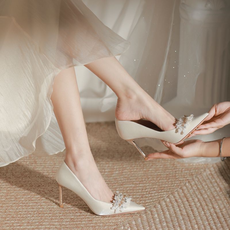 婚鞋女年新款秀禾主婚纱两穿新娘鞋法式小众高级感水晶高跟鞋