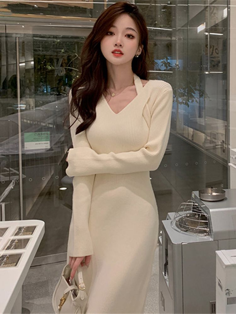 High-end knitted dress with coat for women in fall and winter, slim-fitting V-neck sweater bottoming niche long skirt for women in autumn and winter