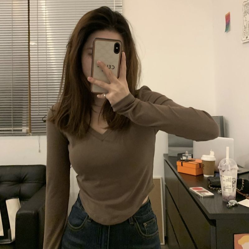 Spring and autumn tops, U-shaped hem, bottoming shirts, slim design, hot girls, pure desire, self-cultivation, shoulders, long-sleeved T-shirts, women