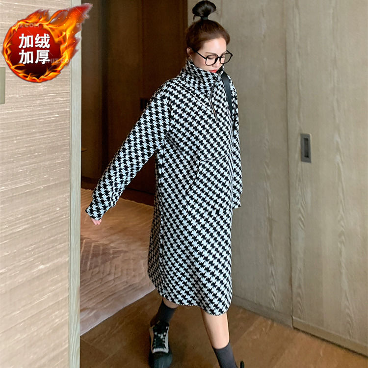 Retro houndstooth plus velvet long sweater dress fat MM extra large size 300 catties autumn and winter high collar warm dress