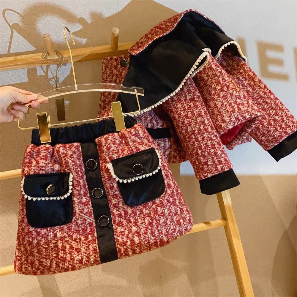 Korean children's clothing girl's small fragrance suit 2022 winter temperament style pearl lapel jacket skirt two-piece set