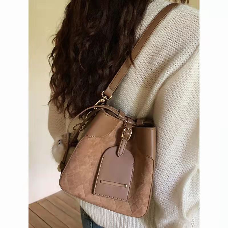 Nanfeng Chestnut Bag Bucket Bag Women Autumn and Winter 2022 New Retro Commuter Single Shoulder Messenger Small Bag