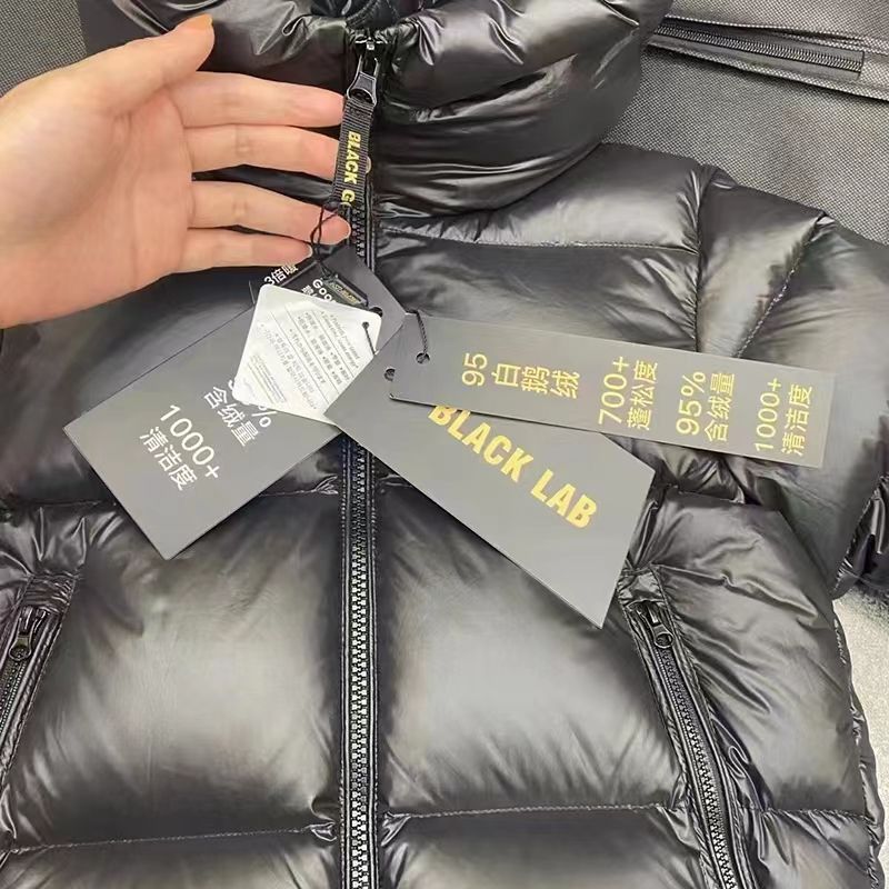 Children's black gold small volcano duck down jacket short style 2022 new boys and girls thickened 90 white duck down jacket 【shipping within 10 days】