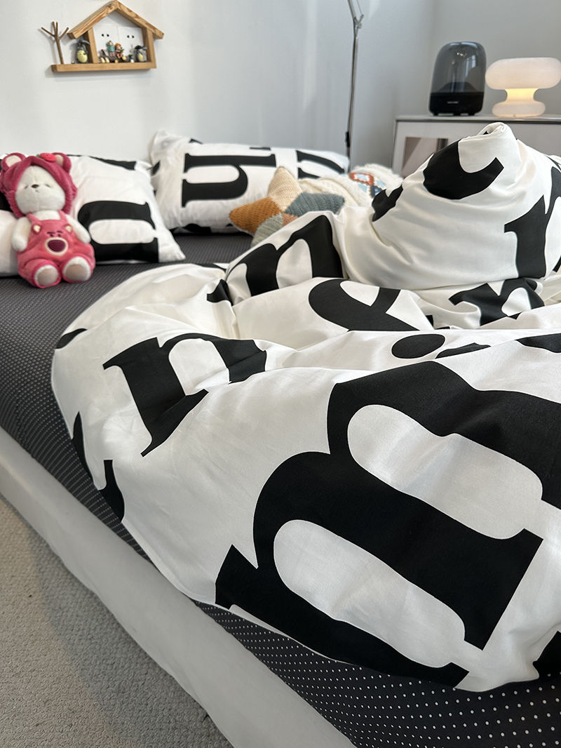 INS Nordic Fashion Black Letter 100 Cotton Bedding Set of Four Pieces, Cotton Apartment Quilt Set, Bed Sheet and Fitted Sheet Set of Three Pieces