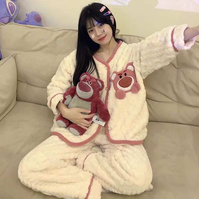 草莓熊珊瑚絨睡衣女秋冬季款加厚加絨可愛網紅風法蘭絨冬天家居服