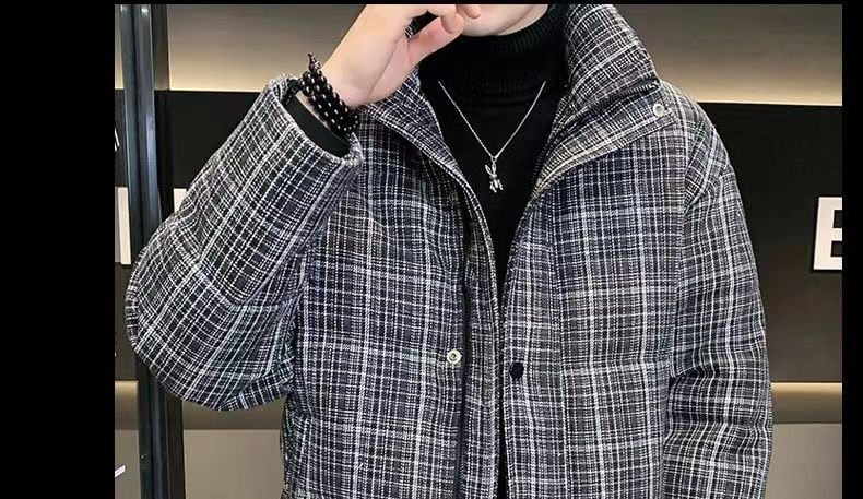 2023 Neue Daunenjacke für Herren, hübsche karierte Baumwolljacke mit kurzem Stehkragen, verdickte und leichte Herrenjacke,_voghion.com