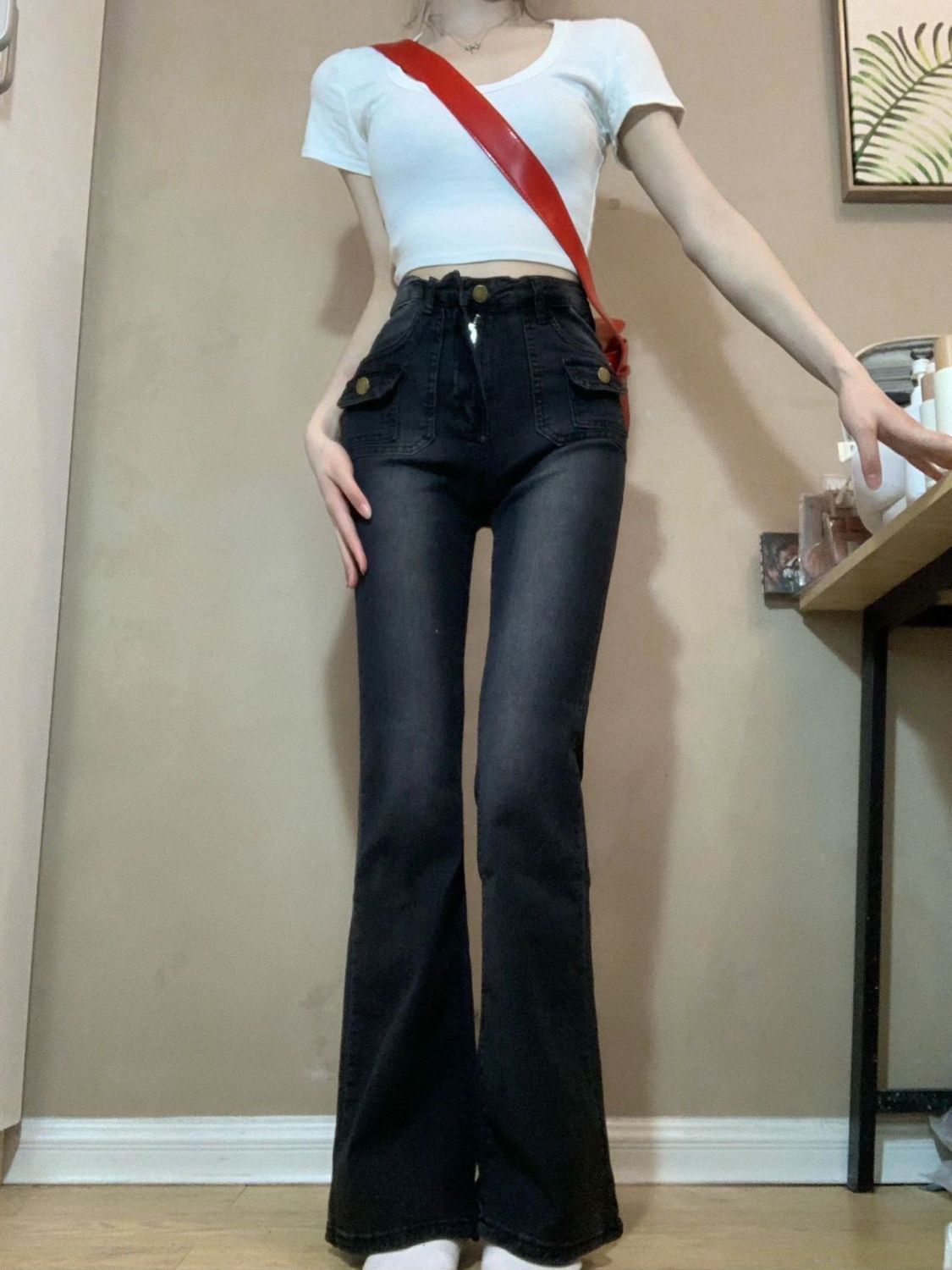 黑灰色高腰微喇牛仔褲女秋冬新款設計感直筒彈力修身顯瘦喇叭褲子