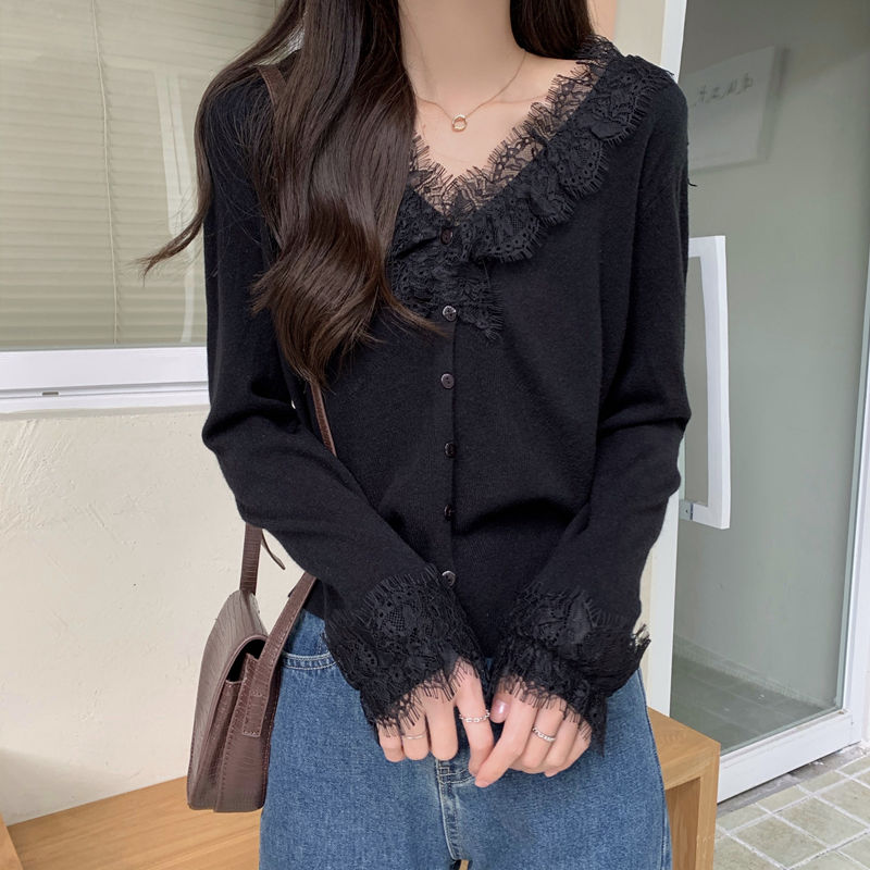 Large size fat mm looks thin with V-neck lace front shoulder knitted bottoming shirt niche and beautiful top sweater long-sleeved autumn and winter
