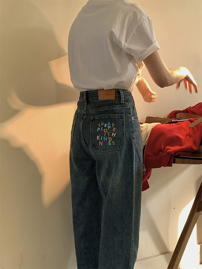 阿秋的店復古刺繡洗水藍色牛仔褲2022秋冬新款高腰寬鬆休閒直筒褲