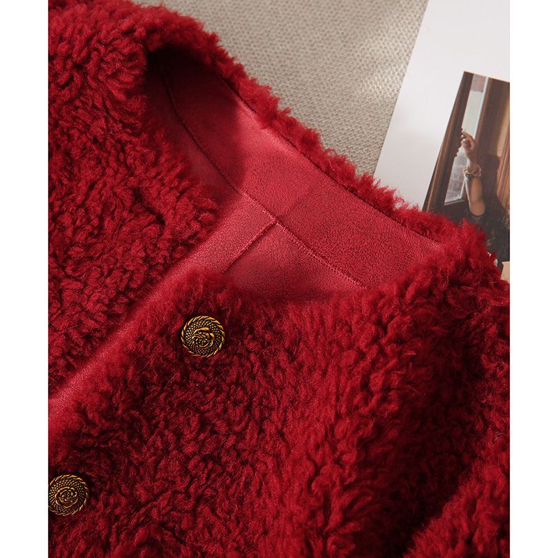 画朴新年红短外套女装2023秋冬季新款仿羊羔毛圆领设计感开衫上衣