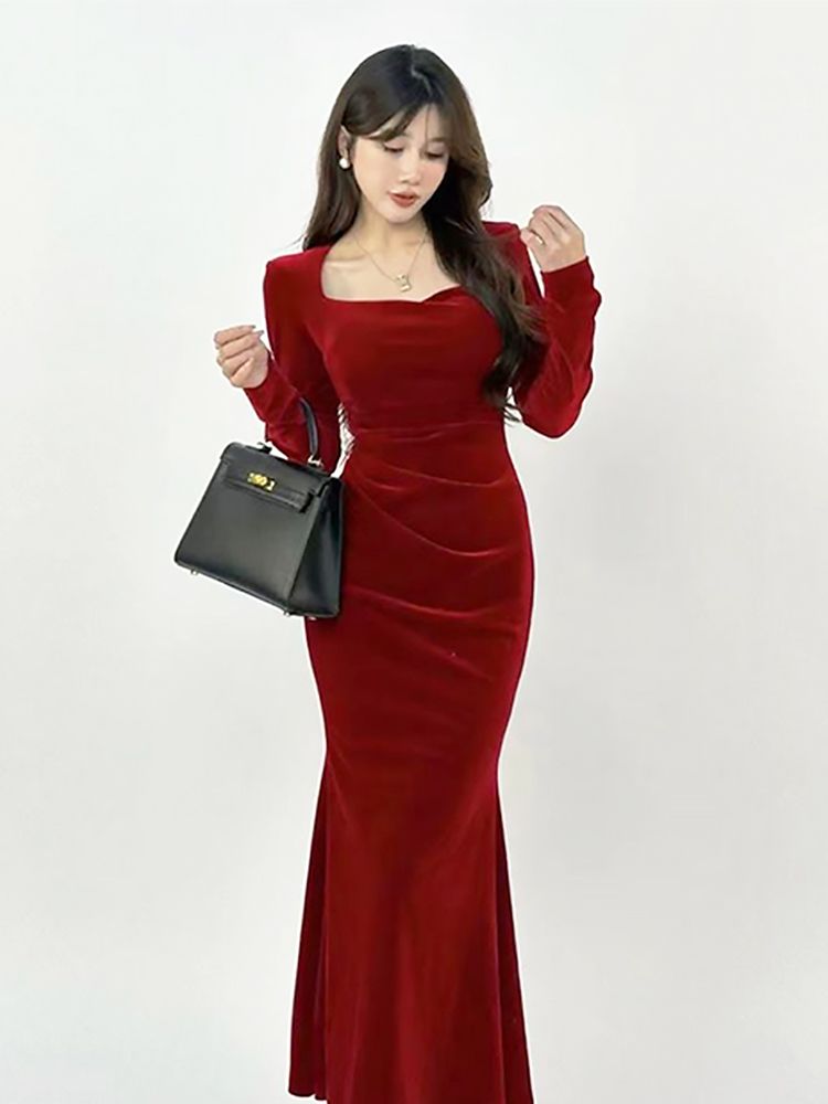 Xiaozi spring velvet wrap hip dress dress Christmas high-end cold wind red skirt women  new