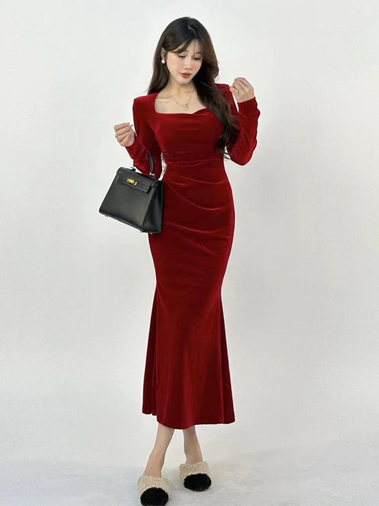 Xiaozi spring velvet wrap hip dress dress Christmas high-end cold wind red skirt women  new