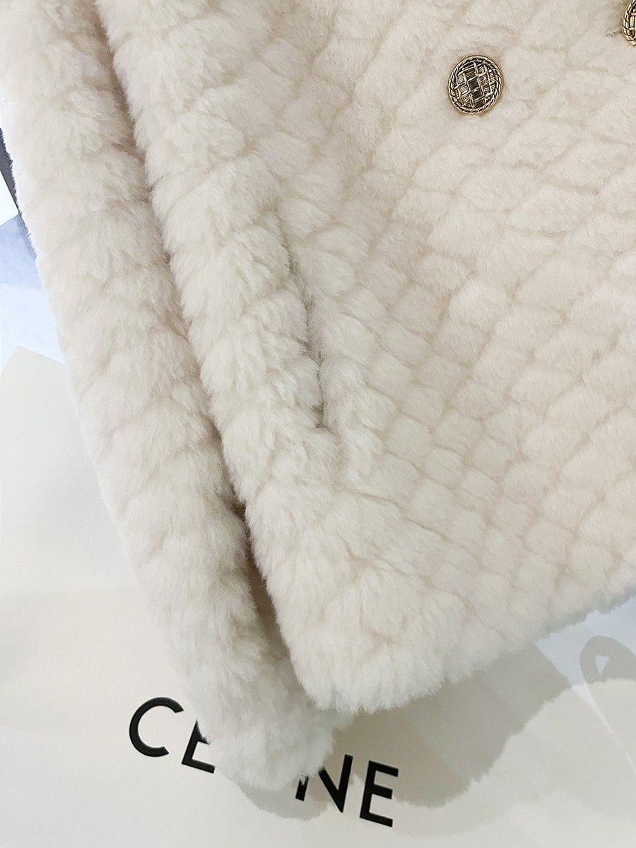 年秋冬季新款米白色小香风气质羊羔毛外套女优雅冬款休闲上衣