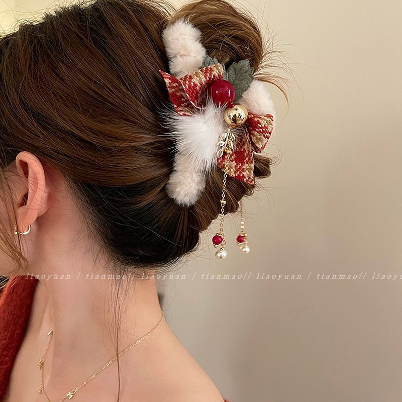 Beautiful Christmas ~ Autumn and winter plush hair clip for women's back of the head plush clip large high-end shark clip headwear