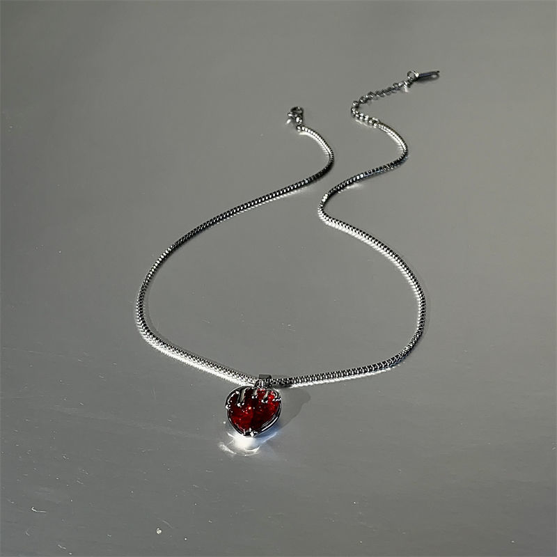 轻奢潮流高级设计感极简主义百搭融化爱心红色宝石吊坠项链项饰品