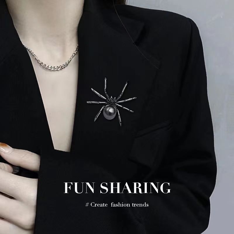 ins暗黑系蜘蛛胸针设计感小众原创个性百搭别针配饰西装外套装饰