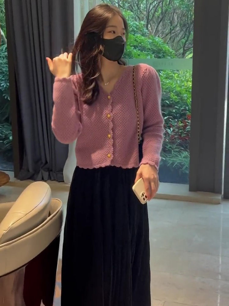 Xiaoxiangfengxiangtao purple V-neck cardigan sweater for women spring new style inner soft waxy sweater jacket for small people